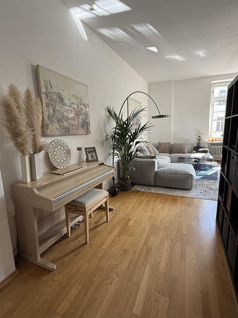 Prenájom bytu 2-izbový 70 m², Wilhelmstrasse, München, Bavorsko Prenájom bytu 2-izbový 70 m², Wilhelmstrasse, München, Bavorsko