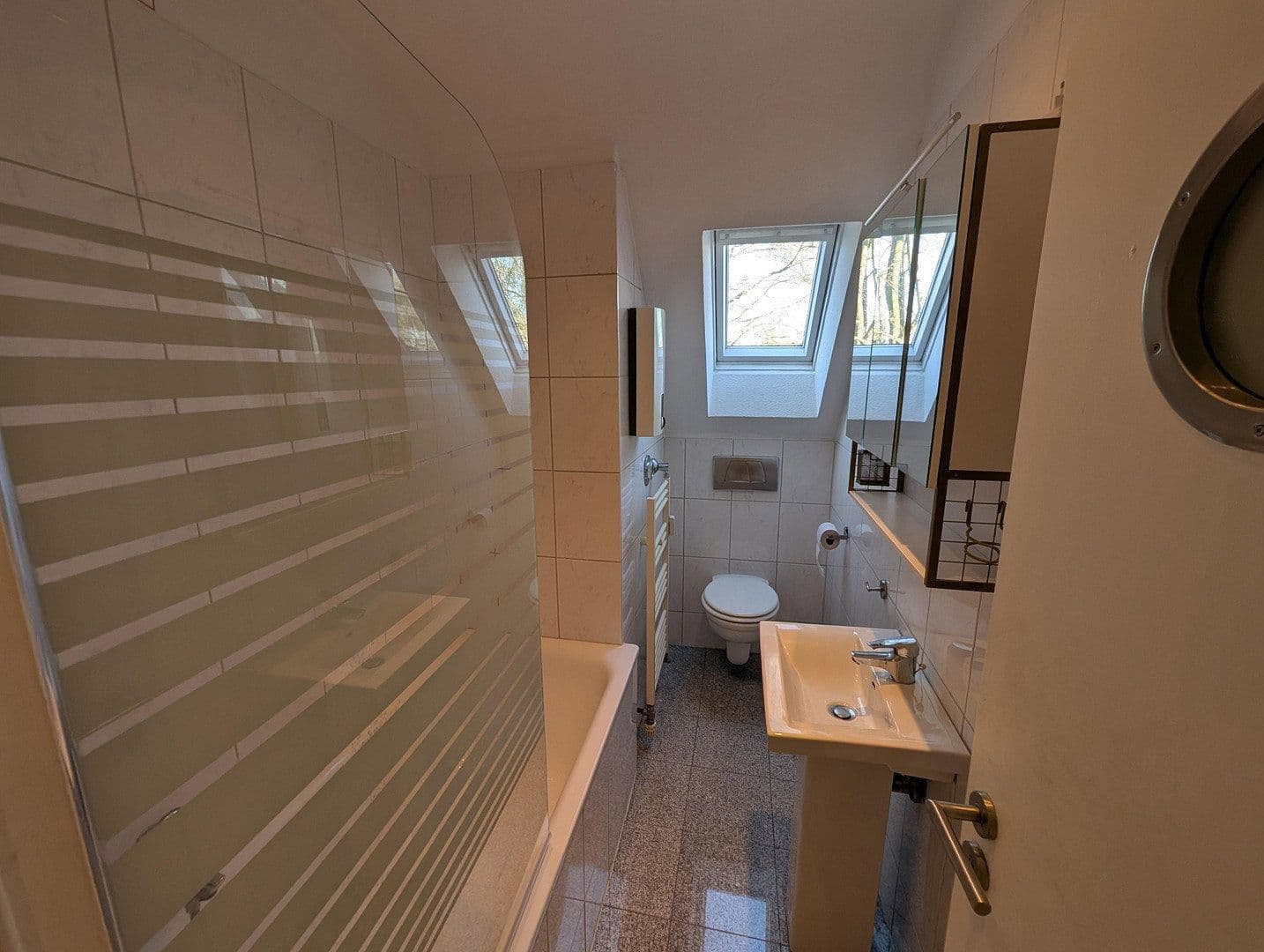 Prenájom bytu 3-izbový 63 m², Hüttmannstr. 42-44, Essen, Severné Porýnie - Westfálsko Prenájom bytu 3-izbový 63 m², Hüttmannstr. 42-44, Essen, Severné Porýnie - Westfálsko