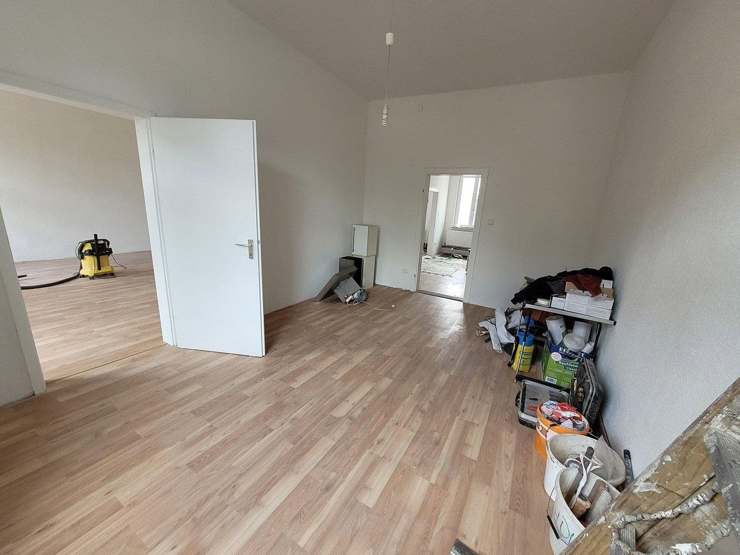 Prenájom bytu 4-izbový 109 m², Hans-Thoma Str. 5, Karlsruhe, Bádensko-Wurttembersko Prenájom bytu 4-izbový 109 m², Hans-Thoma Str. 5, Karlsruhe, Bádensko-Wurttembersko