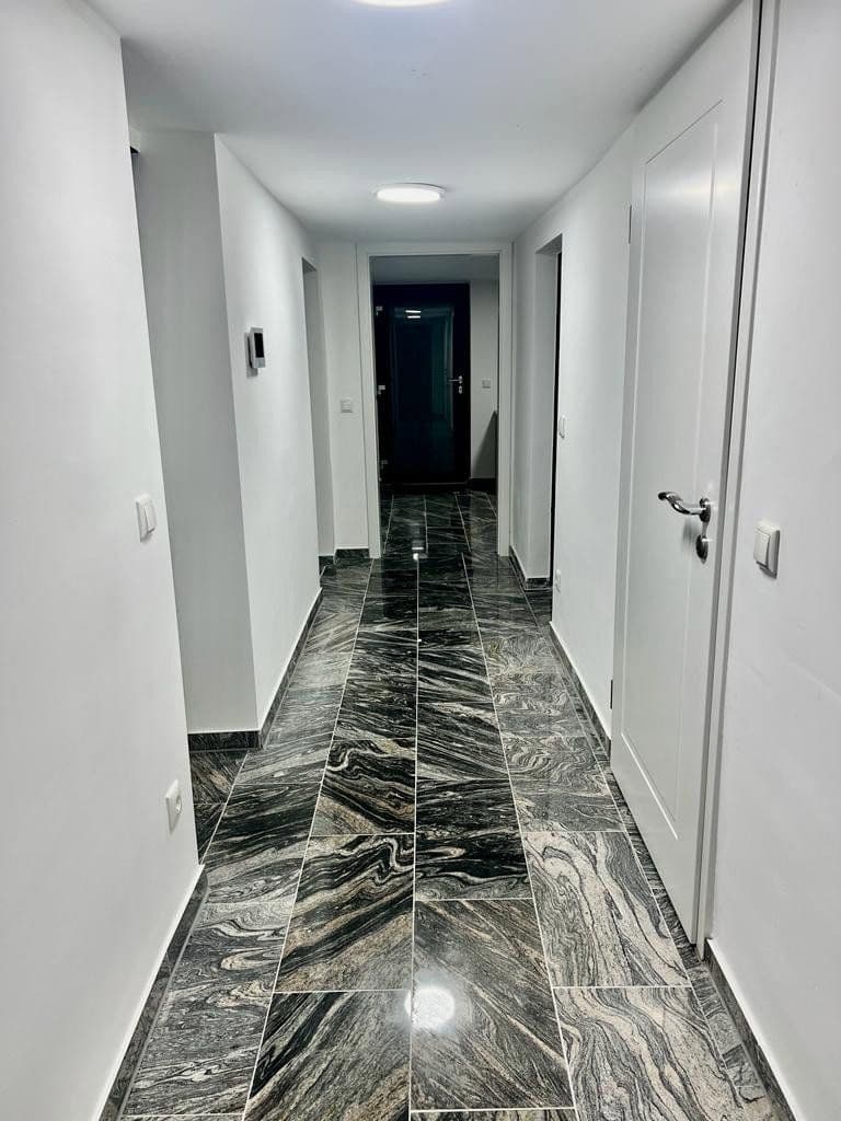 Prenájom bytu 3-izbový 90 m², Neufahrn, Bavorsko Prenájom bytu 3-izbový 90 m², Neufahrn, Bavorsko