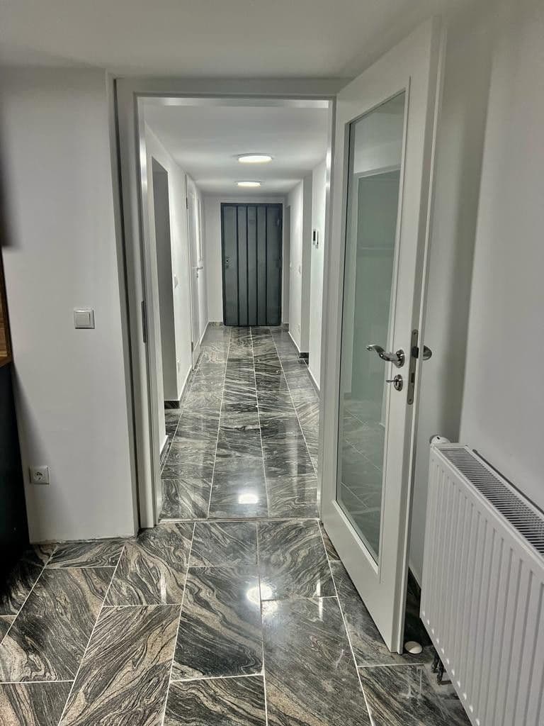 Prenájom bytu 3-izbový 90 m², Neufahrn, Bavorsko Prenájom bytu 3-izbový 90 m², Neufahrn, Bavorsko