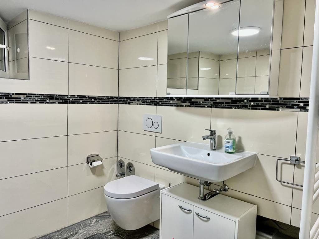 Prenájom bytu 3-izbový 90 m², Neufahrn, Bavorsko Prenájom bytu 3-izbový 90 m², Neufahrn, Bavorsko