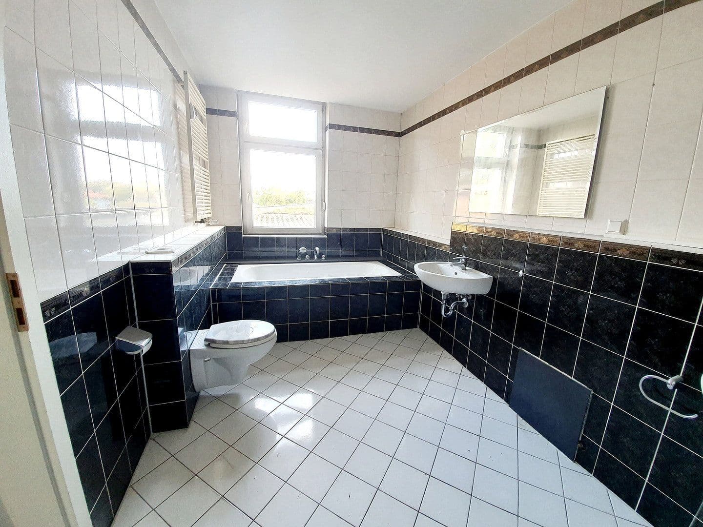 Prenájom bytu 2-izbový 73 m², Lindenstraße 32, Velten, Brandenbursko Prenájom bytu 2-izbový 73 m², Lindenstraße 32, Velten, Brandenbursko