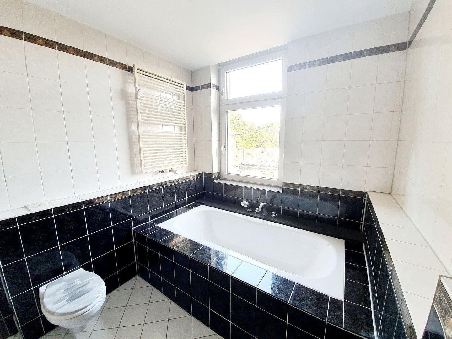 Prenájom bytu 2-izbový 73 m², Lindenstraße 32, Velten, Brandenbursko Prenájom bytu 2-izbový 73 m², Lindenstraße 32, Velten, Brandenbursko