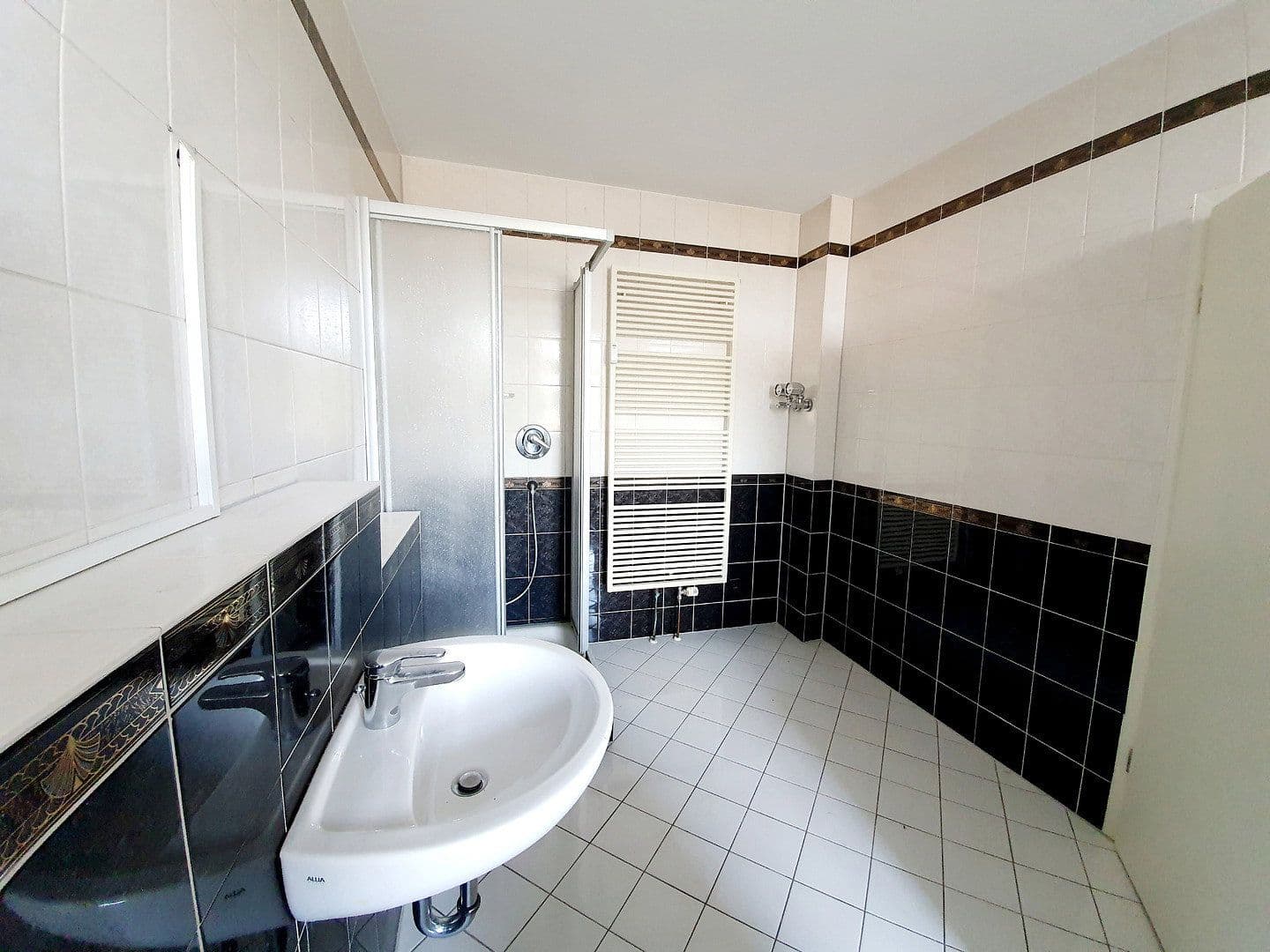 Prenájom bytu 2-izbový 73 m², Lindenstraße 32, Velten, Brandenbursko Prenájom bytu 2-izbový 73 m², Lindenstraße 32, Velten, Brandenbursko