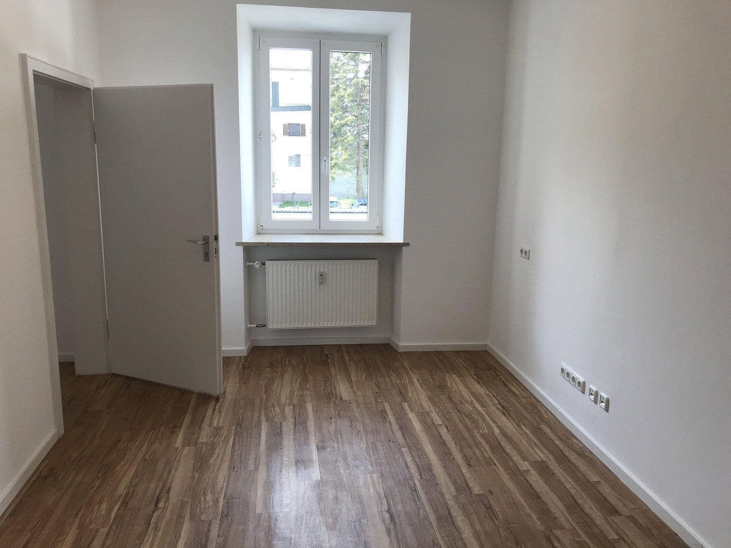 Prenájom kancelárie 145 m², Bahnhofstraße 21, Penzberg, Bavorsko Prenájom kancelárie 145 m², Bahnhofstraße 21, Penzberg, Bavorsko