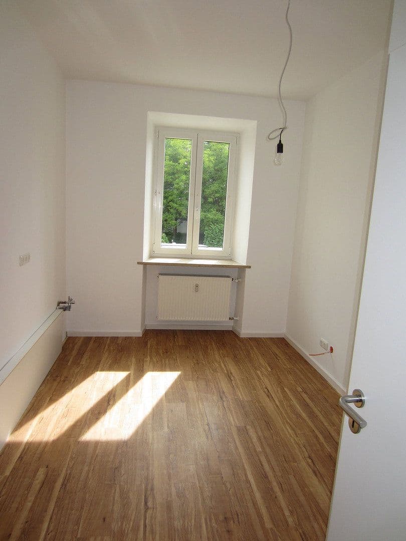 Prenájom kancelárie 145 m², Bahnhofstraße 21, Penzberg, Bavorsko Prenájom kancelárie 145 m², Bahnhofstraße 21, Penzberg, Bavorsko