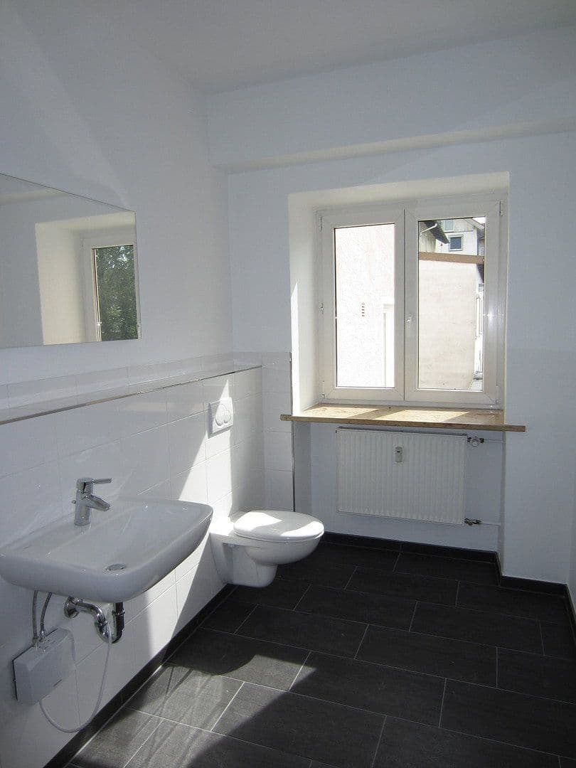 Prenájom kancelárie 145 m², Bahnhofstraße 21, Penzberg, Bavorsko Prenájom kancelárie 145 m², Bahnhofstraße 21, Penzberg, Bavorsko