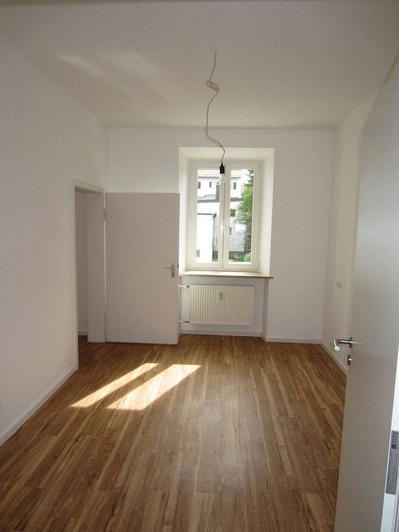 Prenájom kancelárie 145 m², Bahnhofstraße 21, Penzberg, Bavorsko Prenájom kancelárie 145 m², Bahnhofstraße 21, Penzberg, Bavorsko