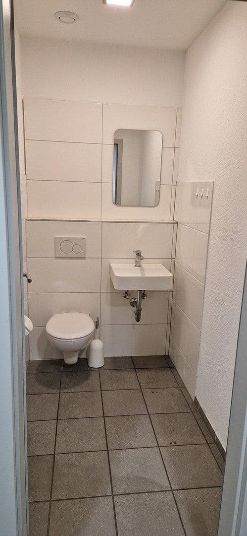 Prenájom nebytového priestoru 1.999 m², Mittelweg 4, Großostheim, Bavorsko Prenájom nebytového priestoru 1.999 m², Mittelweg 4, Großostheim, Bavorsko