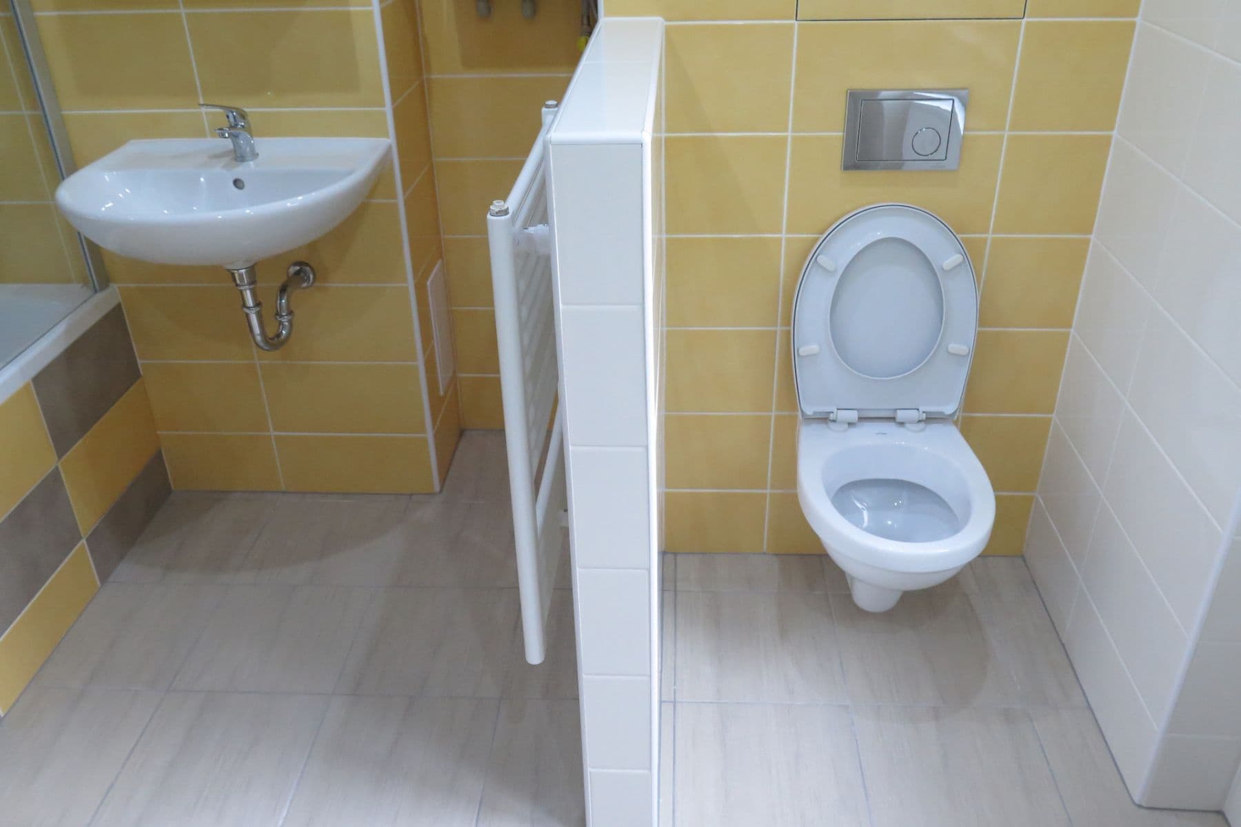 Prenájom bytu 3-izbový 76 m², Kochova, Chomutov, Ústecký kraj Prenájom bytu 3-izbový 76 m², Kochova, Chomutov, Ústecký kraj