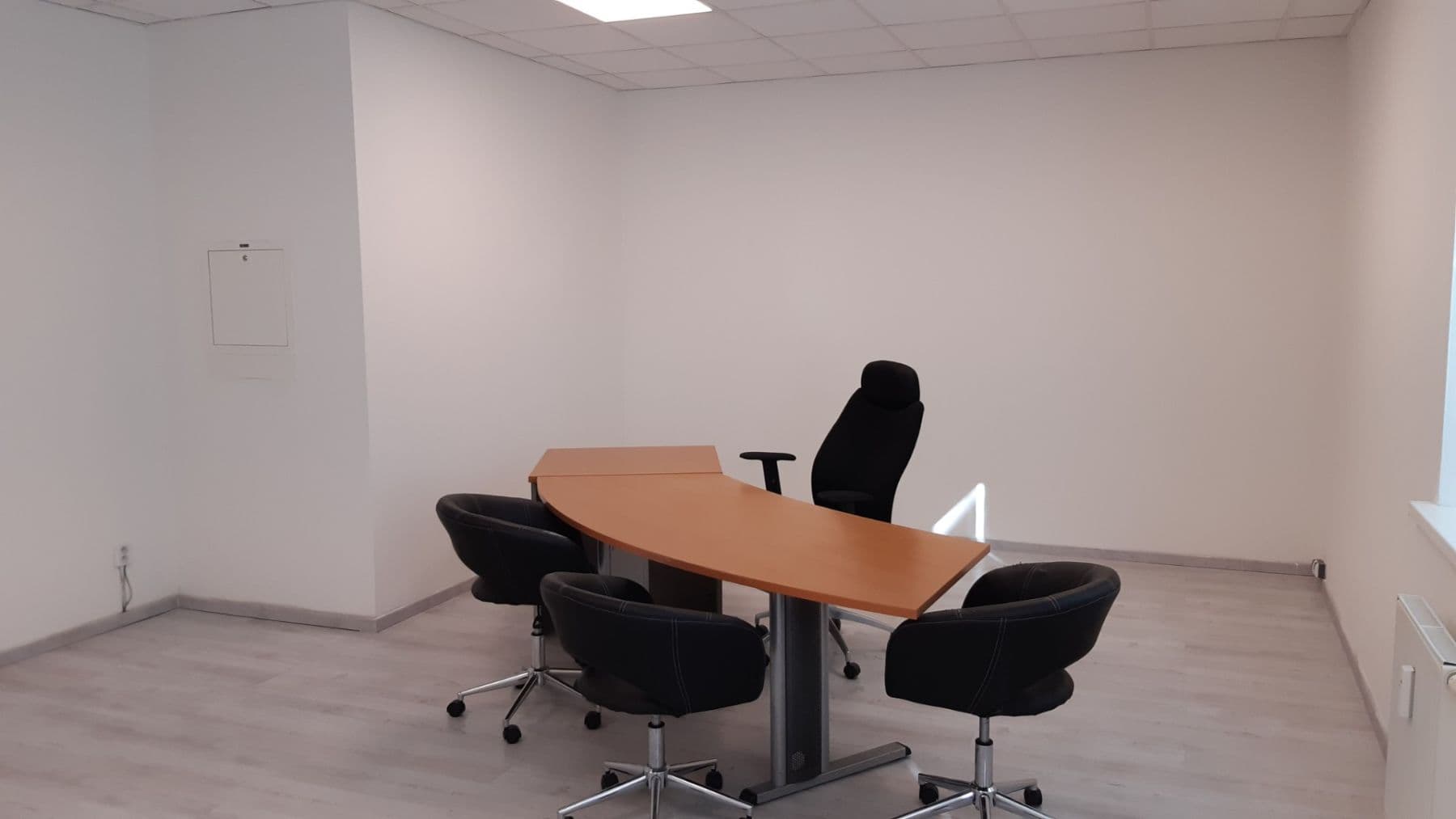 Prenájom kancelárie 34 m², Ružová dolina, Ružinov, Bratislavský kraj Prenájom kancelárie 34 m², Ružová dolina, Ružinov, Bratislavský kraj