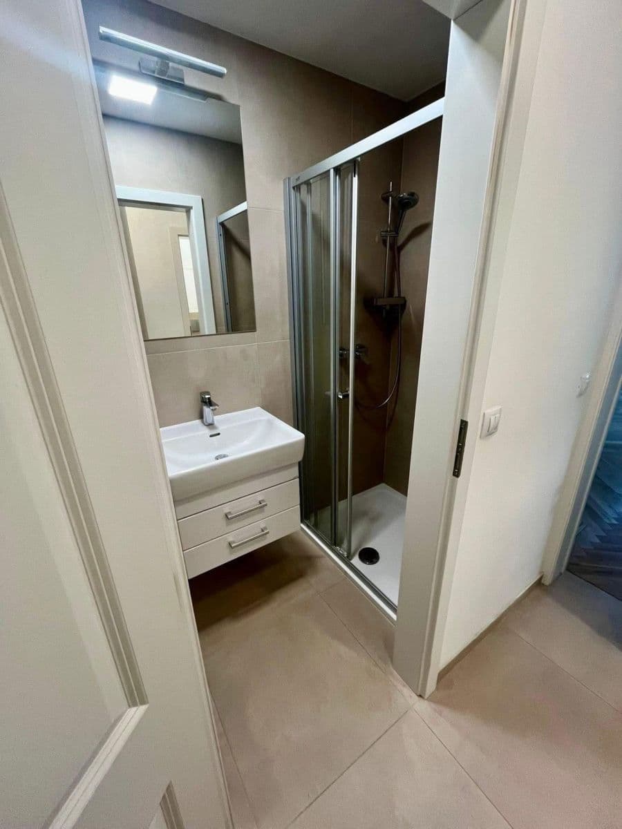 Prenájom bytu 3-izbový 69 m², Máchova, Praha, Praha Prenájom bytu 3-izbový 69 m², Máchova, Praha, Praha