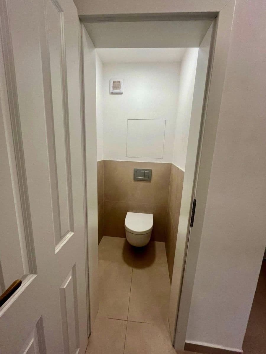 Prenájom bytu 3-izbový 69 m², Máchova, Praha, Praha Prenájom bytu 3-izbový 69 m², Máchova, Praha, Praha