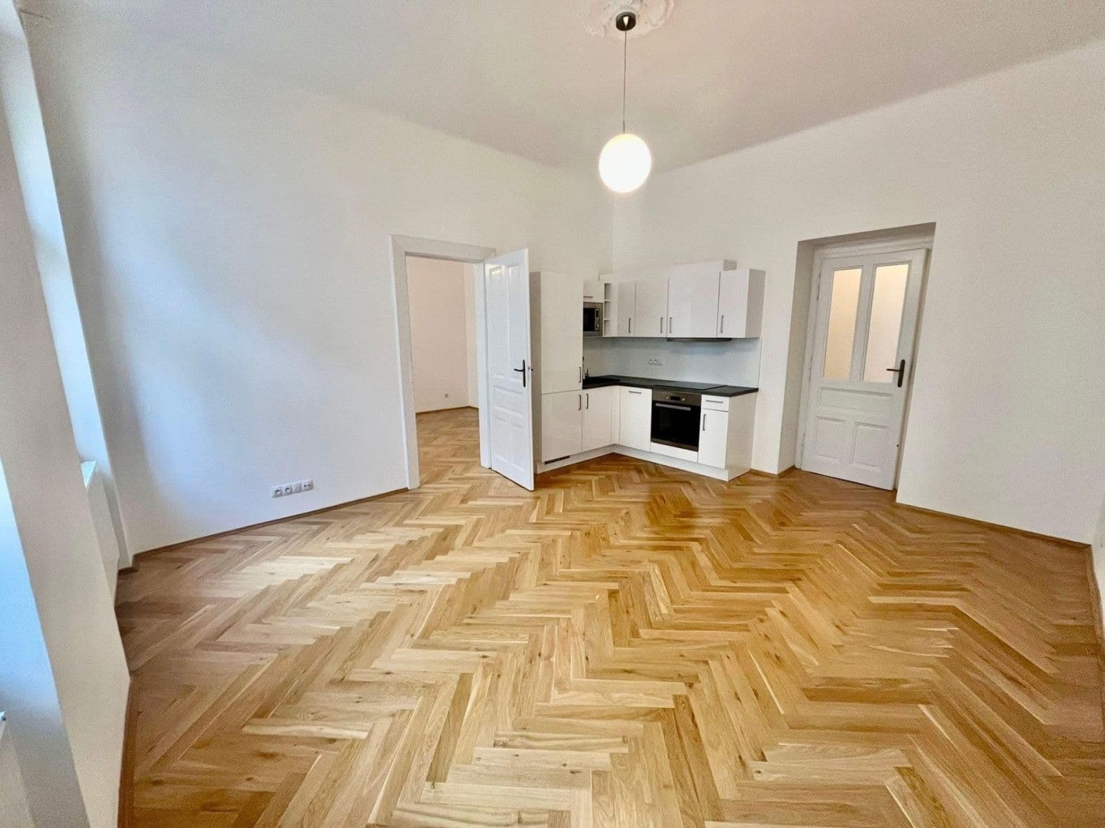 Prenájom bytu 3-izbový 69 m², Máchova, Praha, Praha Prenájom bytu 3-izbový 69 m², Máchova, Praha, Praha