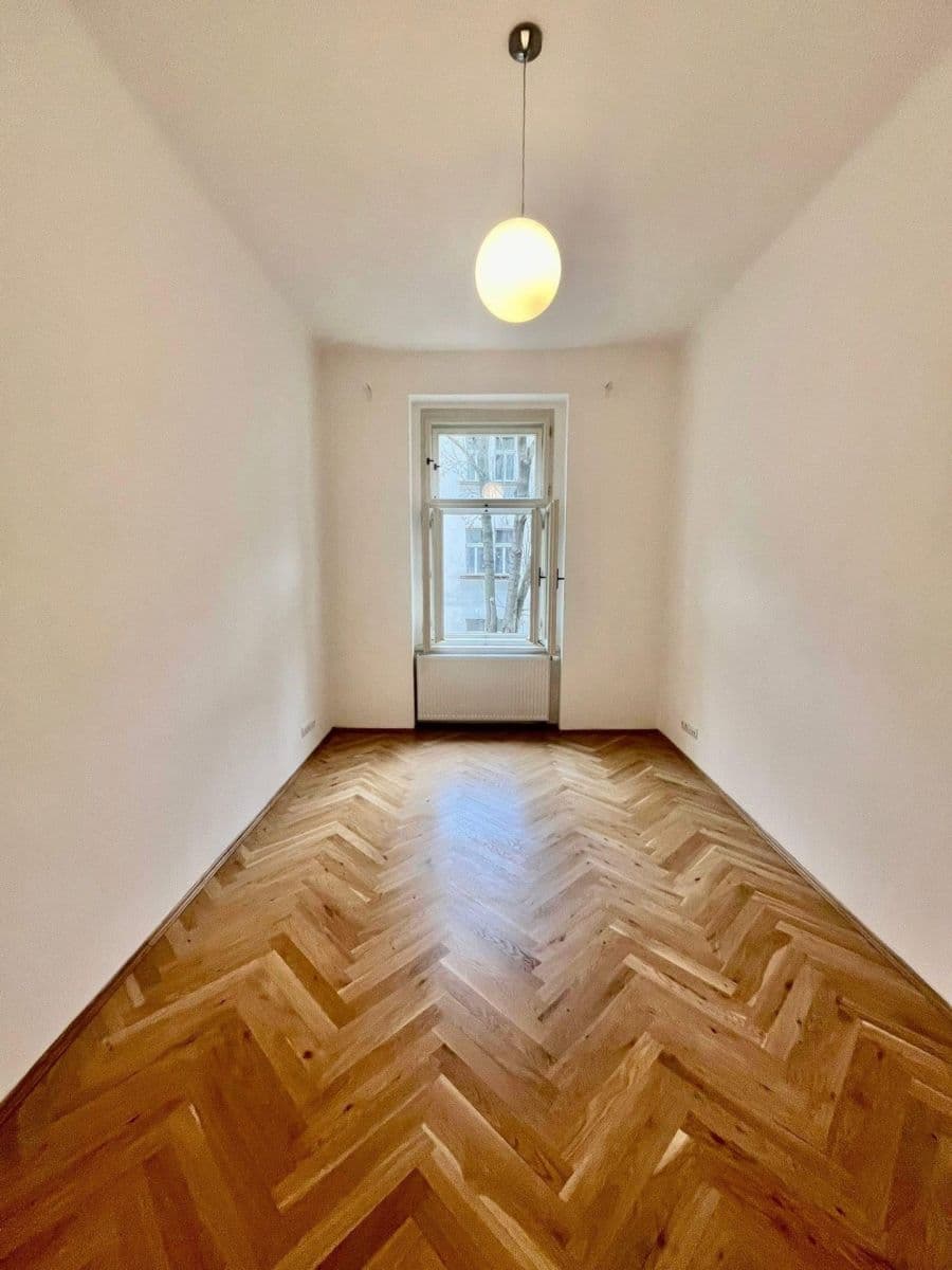 Prenájom bytu 3-izbový 69 m², Máchova, Praha, Praha Prenájom bytu 3-izbový 69 m², Máchova, Praha, Praha