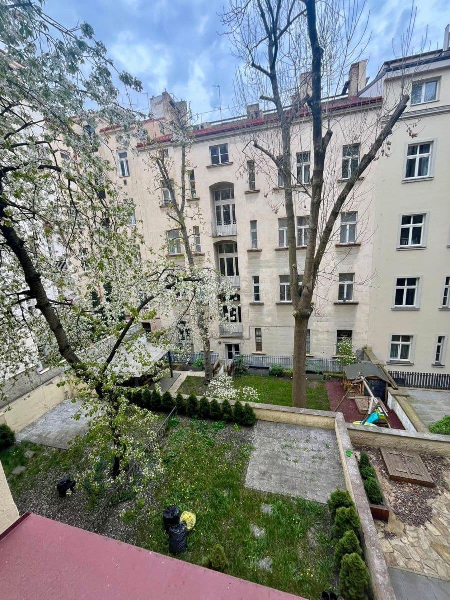 Prenájom bytu 3-izbový 69 m², Máchova, Praha, Praha Prenájom bytu 3-izbový 69 m², Máchova, Praha, Praha