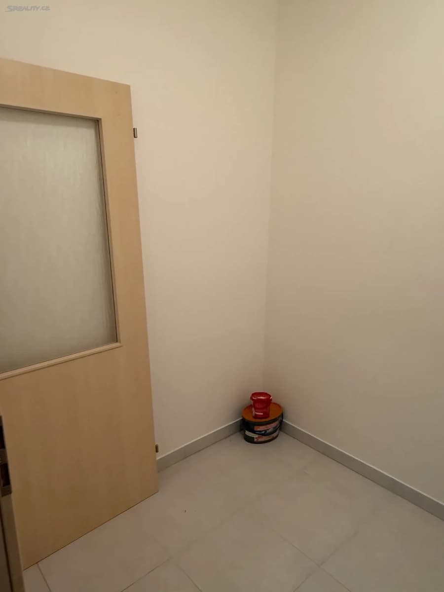 Prenájom bytu 2-izbový 68 m², Nákupní, Jesenice, Středočeský kraj Prenájom bytu 2-izbový 68 m², Nákupní, Jesenice, Středočeský kraj