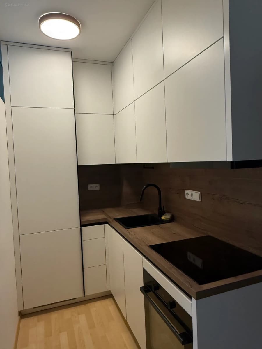 Prenájom bytu 2-izbový 68 m², Nákupní, Jesenice, Středočeský kraj Prenájom bytu 2-izbový 68 m², Nákupní, Jesenice, Středočeský kraj