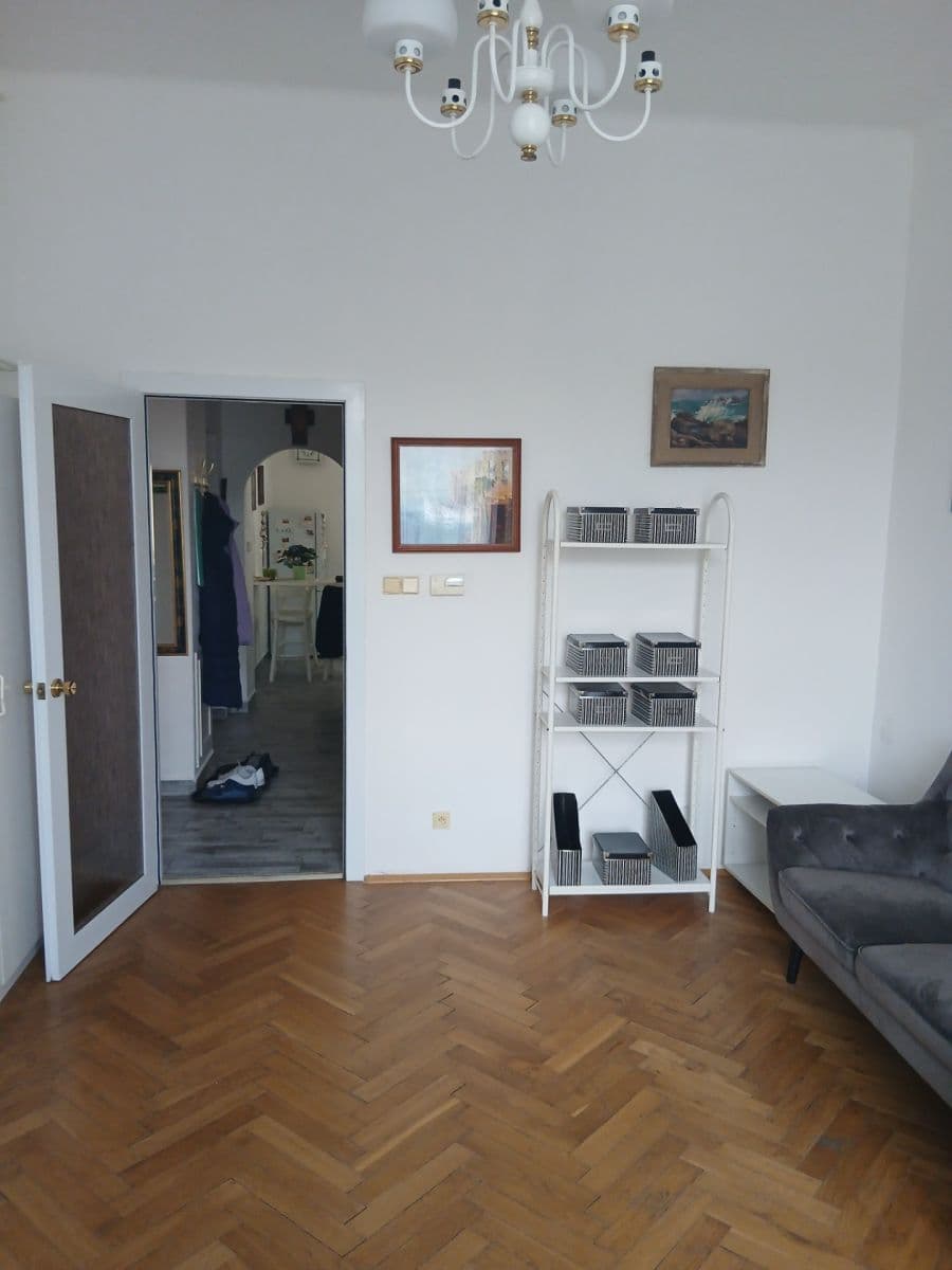 Prenájom bytu 3-izbový 93 m², Ctiradova, Praha, Praha Prenájom bytu 3-izbový 93 m², Ctiradova, Praha, Praha