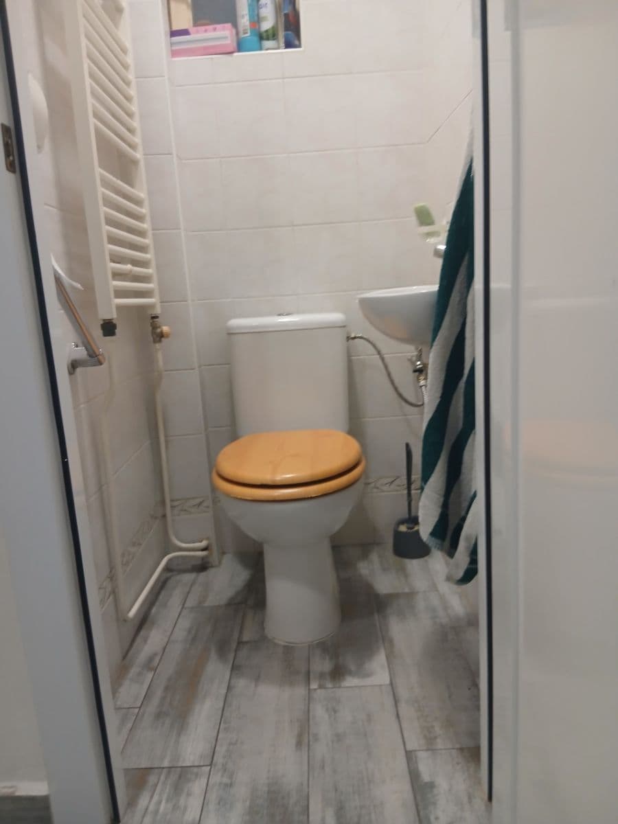 Prenájom bytu 3-izbový 93 m², Ctiradova, Praha, Praha Prenájom bytu 3-izbový 93 m², Ctiradova, Praha, Praha