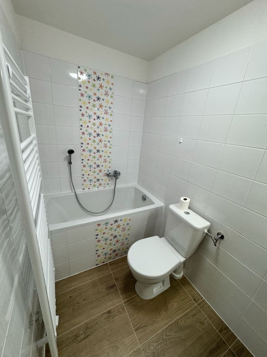 Prenájom bytu 2-izbový 43 m², Mikšíčkova, Brno, Jihomoravský kraj Prenájom bytu 2-izbový 43 m², Mikšíčkova, Brno, Jihomoravský kraj