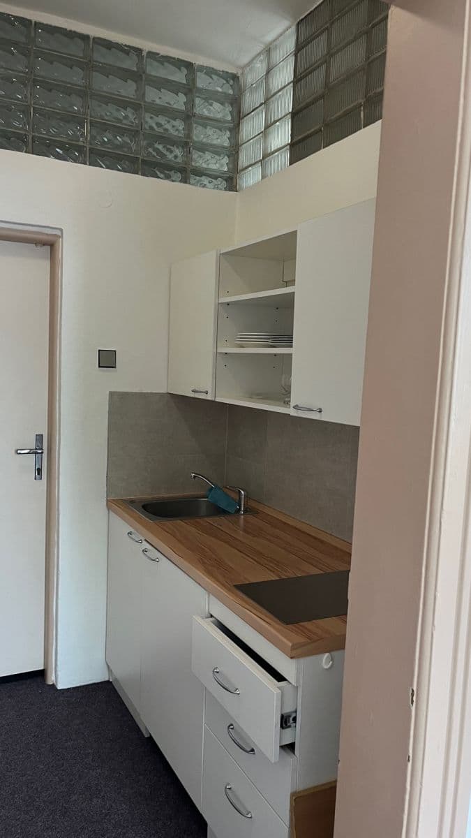 Prenájom kancelárie 65 m², Hlubinská, Ostrava, Moravskoslezský kraj Prenájom kancelárie 65 m², Hlubinská, Ostrava, Moravskoslezský kraj