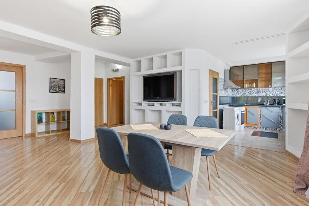 Predaj bytu 2-izbový 86 m², Horova, Karlovy Vary, Karlovarský kraj Predaj bytu 2-izbový 86 m², Horova, Karlovy Vary, Karlovarský kraj