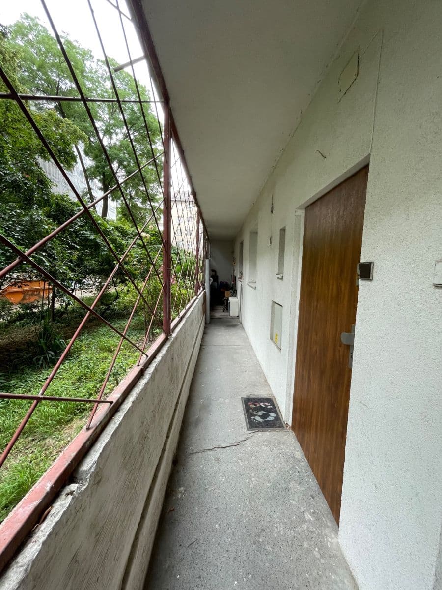 Prenájom bytu 1-izbový 43 m², Nové Mesto, Bratislavský kraj Prenájom bytu 1-izbový 43 m², Nové Mesto, Bratislavský kraj