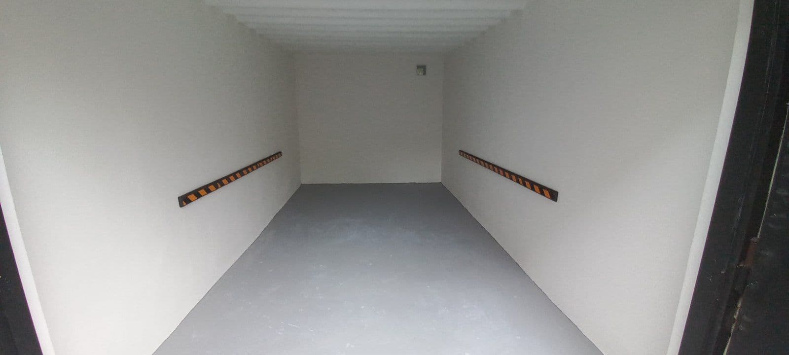 Prenájom garáže 17 m², Bajkalská, Praha, Praha Prenájom garáže 17 m², Bajkalská, Praha, Praha