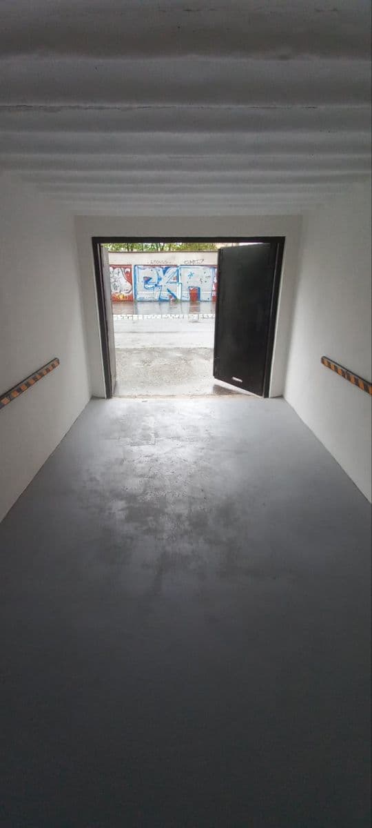 Prenájom garáže 17 m², Bajkalská, Praha, Praha Prenájom garáže 17 m², Bajkalská, Praha, Praha