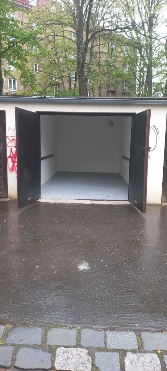 Prenájom garáže 17 m², Bajkalská, Praha, Praha Prenájom garáže 17 m², Bajkalská, Praha, Praha