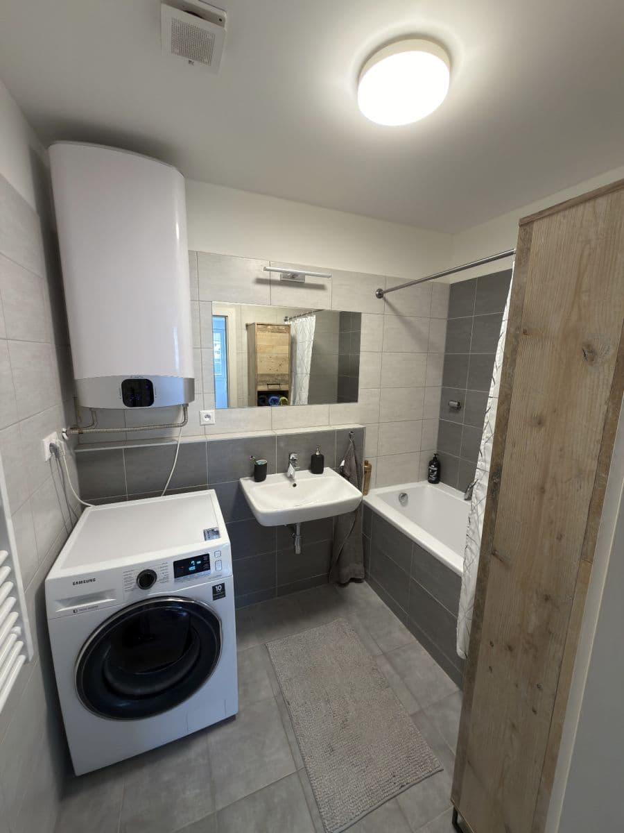 Prenájom bytu 2-izbový 54 m², Uzbecká, Podunajské Biskupice, Bratislavský kraj Prenájom bytu 2-izbový 54 m², Uzbecká, Podunajské Biskupice, Bratislavský kraj