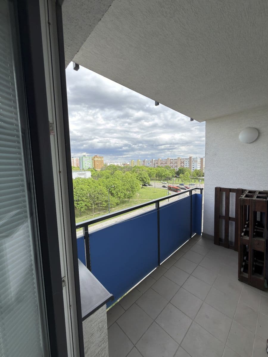 Prenájom bytu 2-izbový 54 m², Uzbecká, Podunajské Biskupice, Bratislavský kraj Prenájom bytu 2-izbový 54 m², Uzbecká, Podunajské Biskupice, Bratislavský kraj