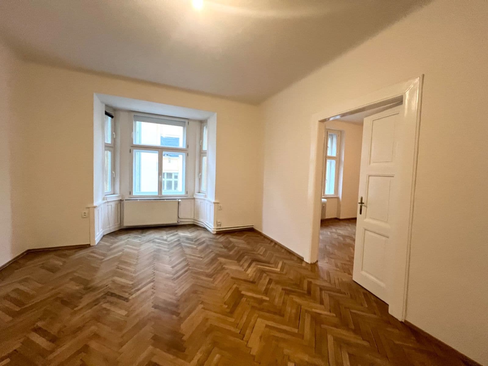 Prenájom bytu 3-izbový 85 m², Slovinská, Praha, Praha Prenájom bytu 3-izbový 85 m², Slovinská, Praha, Praha