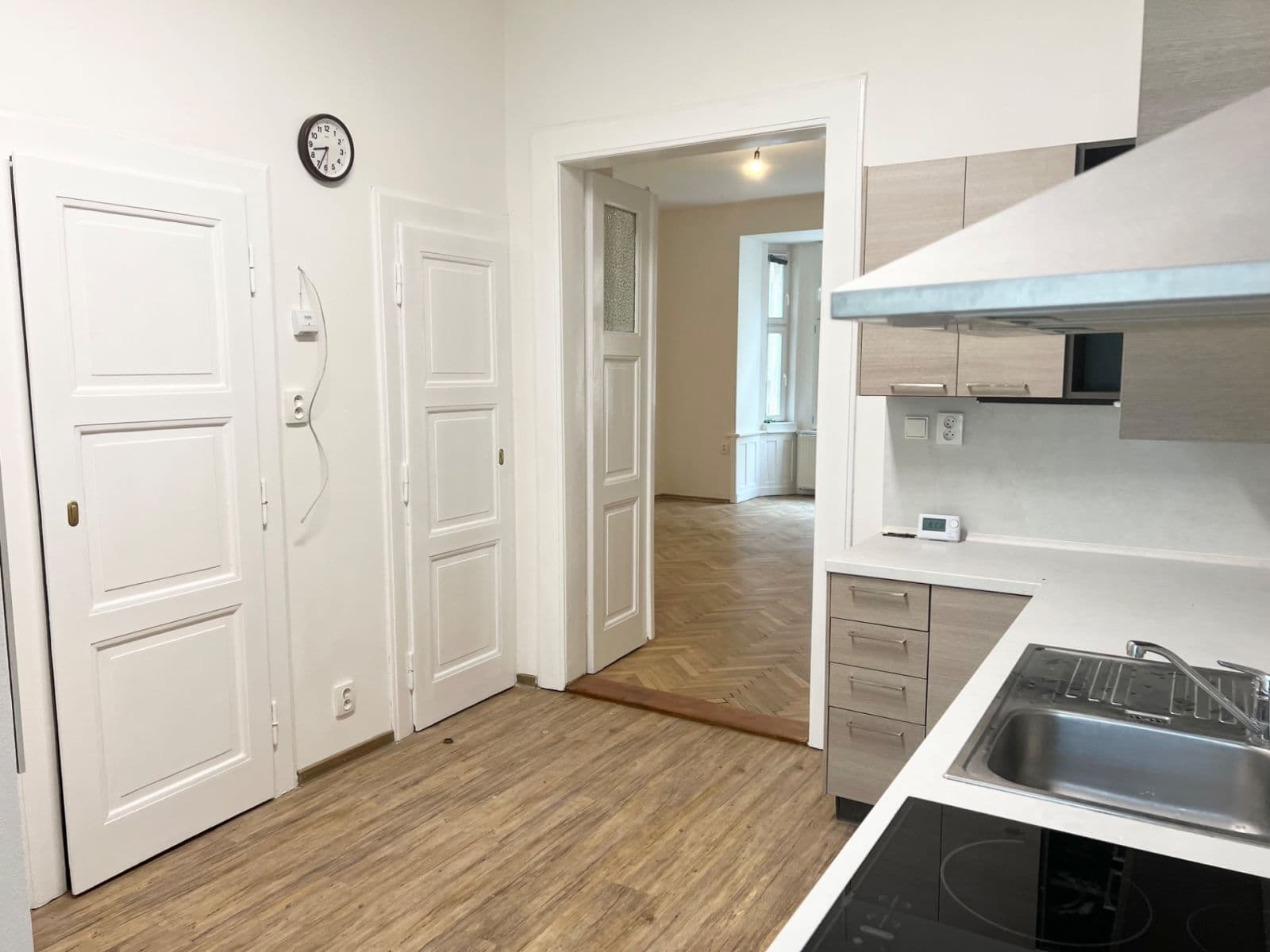 Prenájom bytu 3-izbový 85 m², Slovinská, Praha, Praha Prenájom bytu 3-izbový 85 m², Slovinská, Praha, Praha