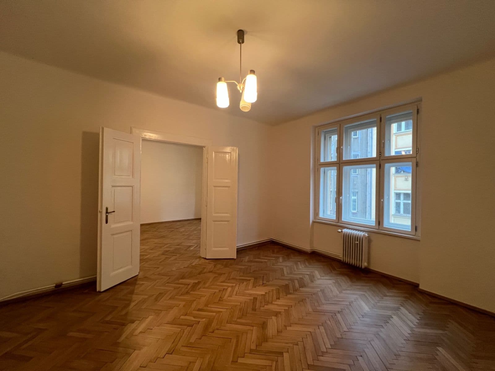 Prenájom bytu 3-izbový 85 m², Slovinská, Praha, Praha Prenájom bytu 3-izbový 85 m², Slovinská, Praha, Praha