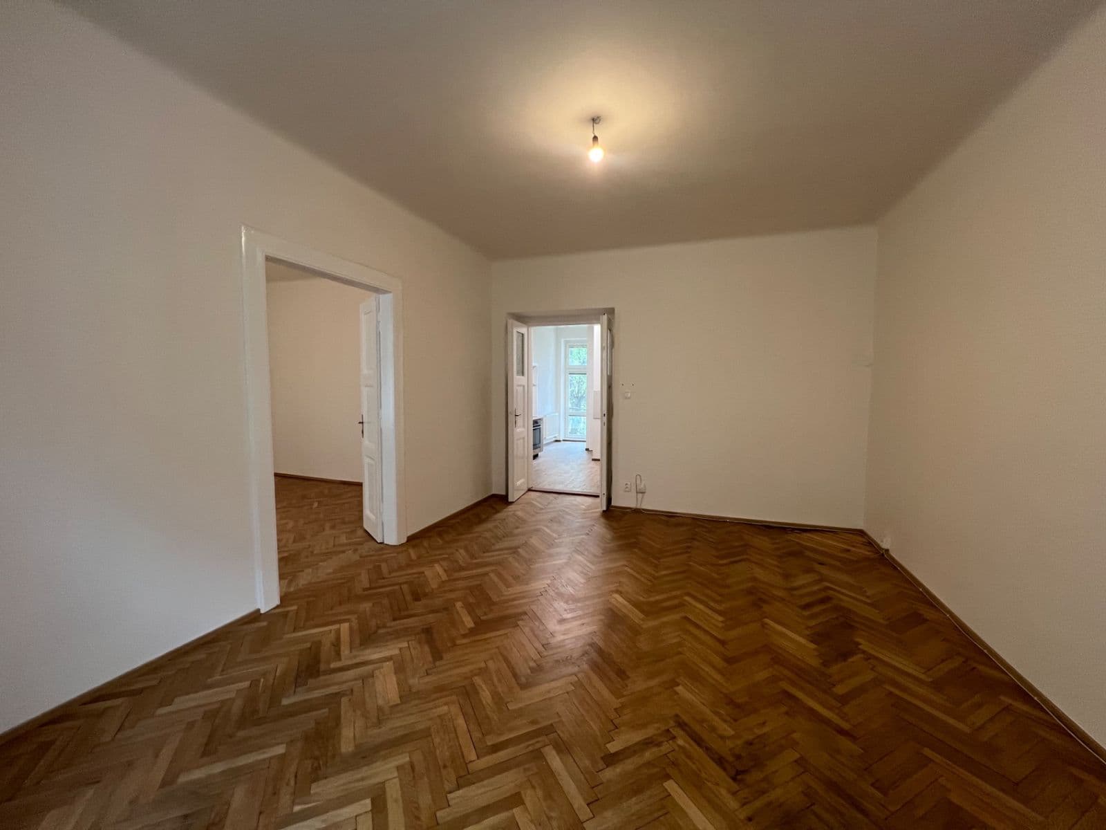 Prenájom bytu 3-izbový 85 m², Slovinská, Praha, Praha Prenájom bytu 3-izbový 85 m², Slovinská, Praha, Praha