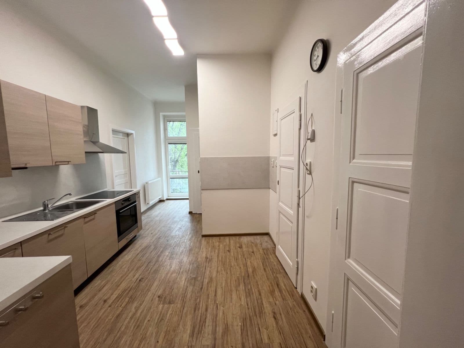 Prenájom bytu 3-izbový 85 m², Slovinská, Praha, Praha Prenájom bytu 3-izbový 85 m², Slovinská, Praha, Praha