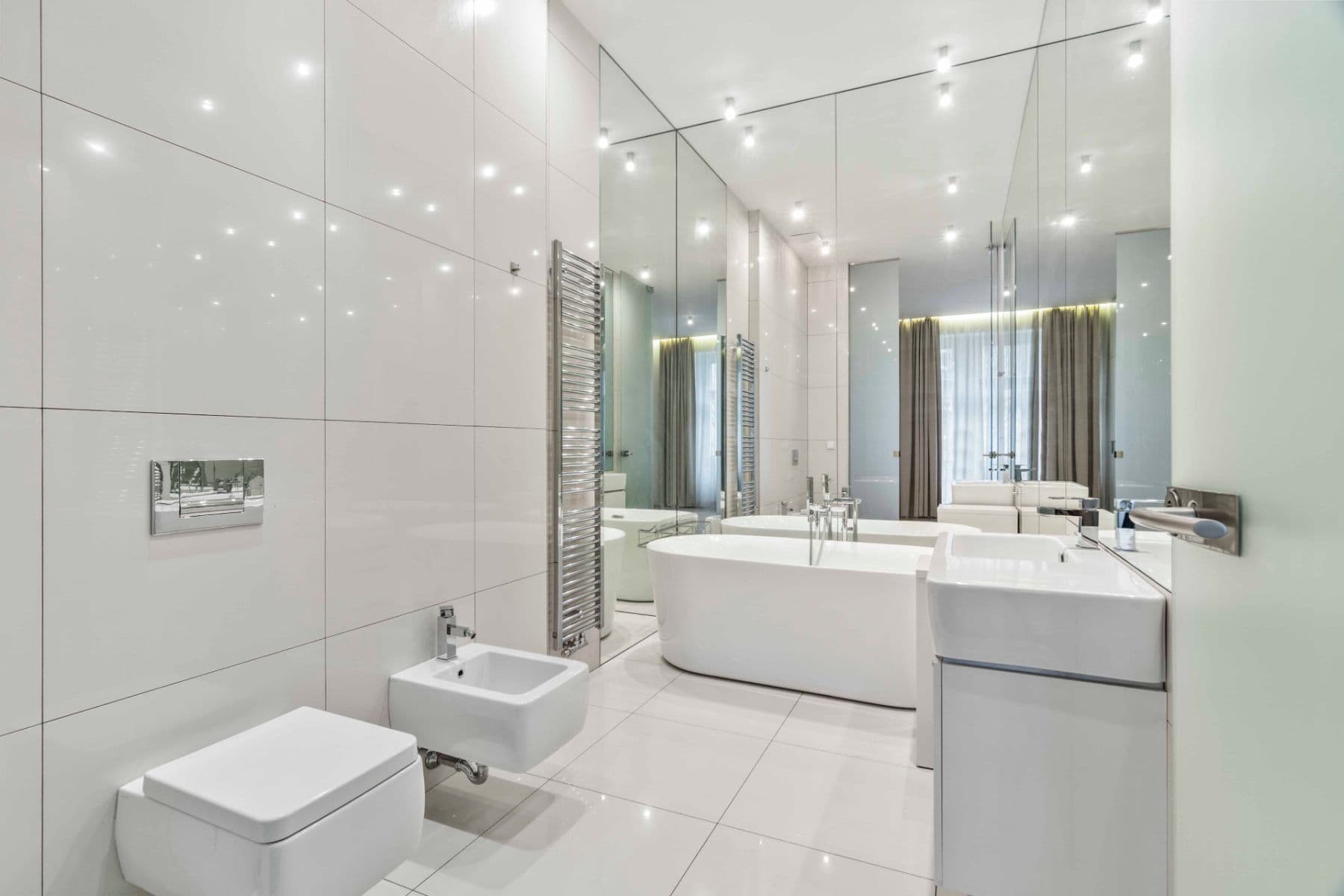 Prenájom bytu 3-izbový 116 m², Laubova, Praha, Praha Prenájom bytu 3-izbový 116 m², Laubova, Praha, Praha