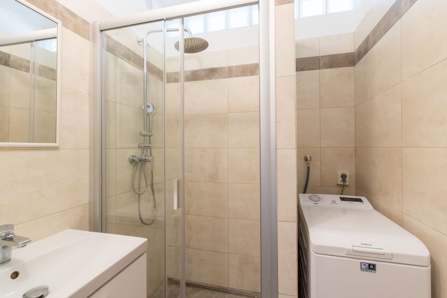 Prenájom bytu 3-izbový 64 m², Na Petřinách, Praha, Praha Prenájom bytu 3-izbový 64 m², Na Petřinách, Praha, Praha