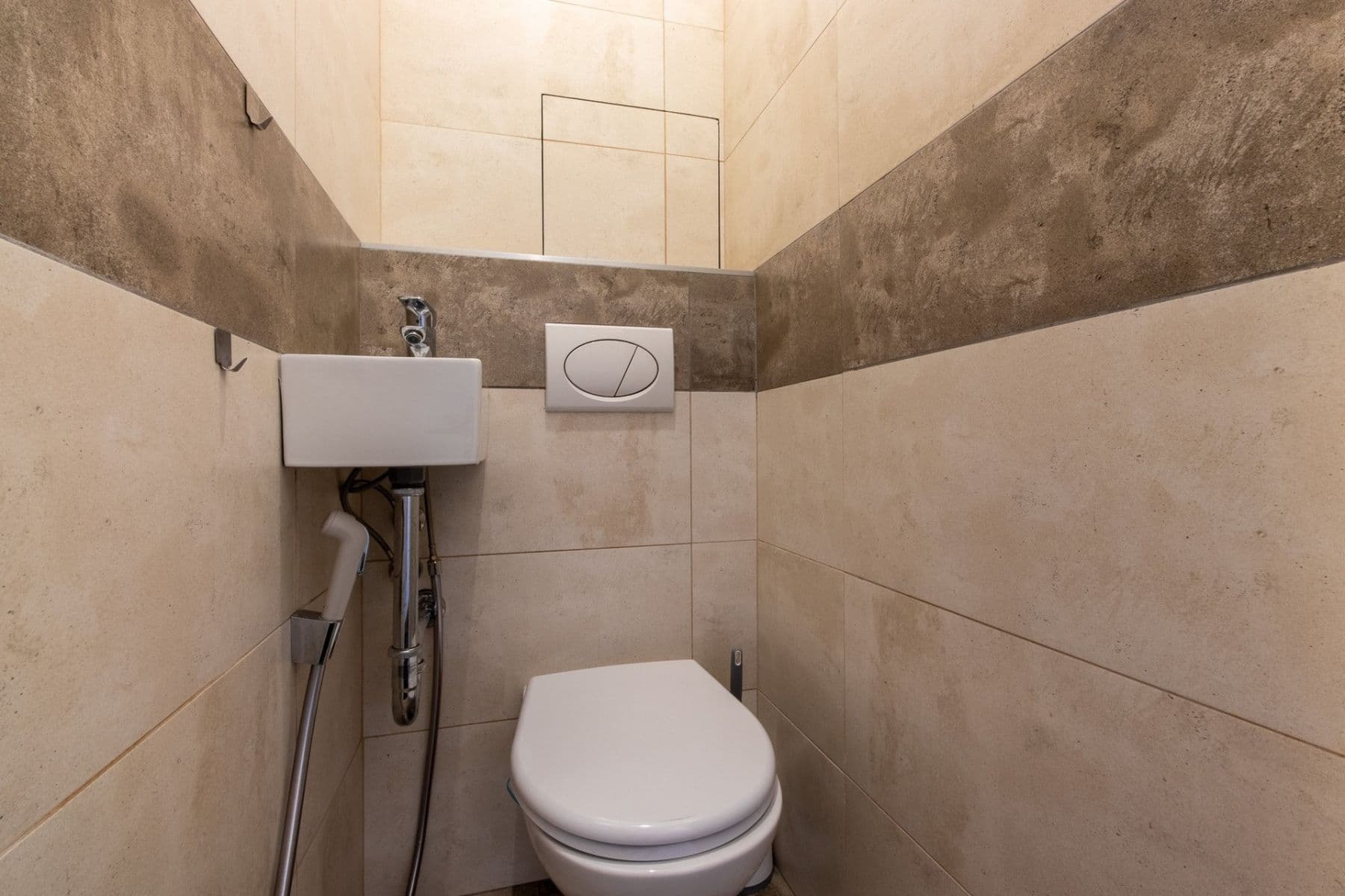 Prenájom bytu 3-izbový 64 m², Na Petřinách, Praha, Praha Prenájom bytu 3-izbový 64 m², Na Petřinách, Praha, Praha