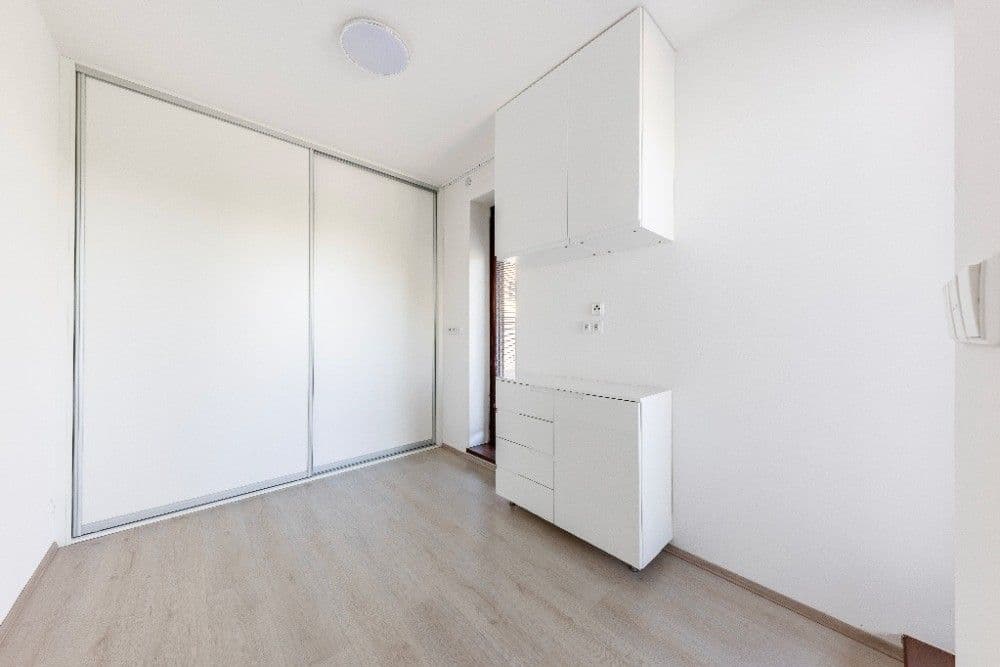 Predaj bytu 2-izbový 36 m², Dragounská, Praha, Praha Predaj bytu 2-izbový 36 m², Dragounská, Praha, Praha