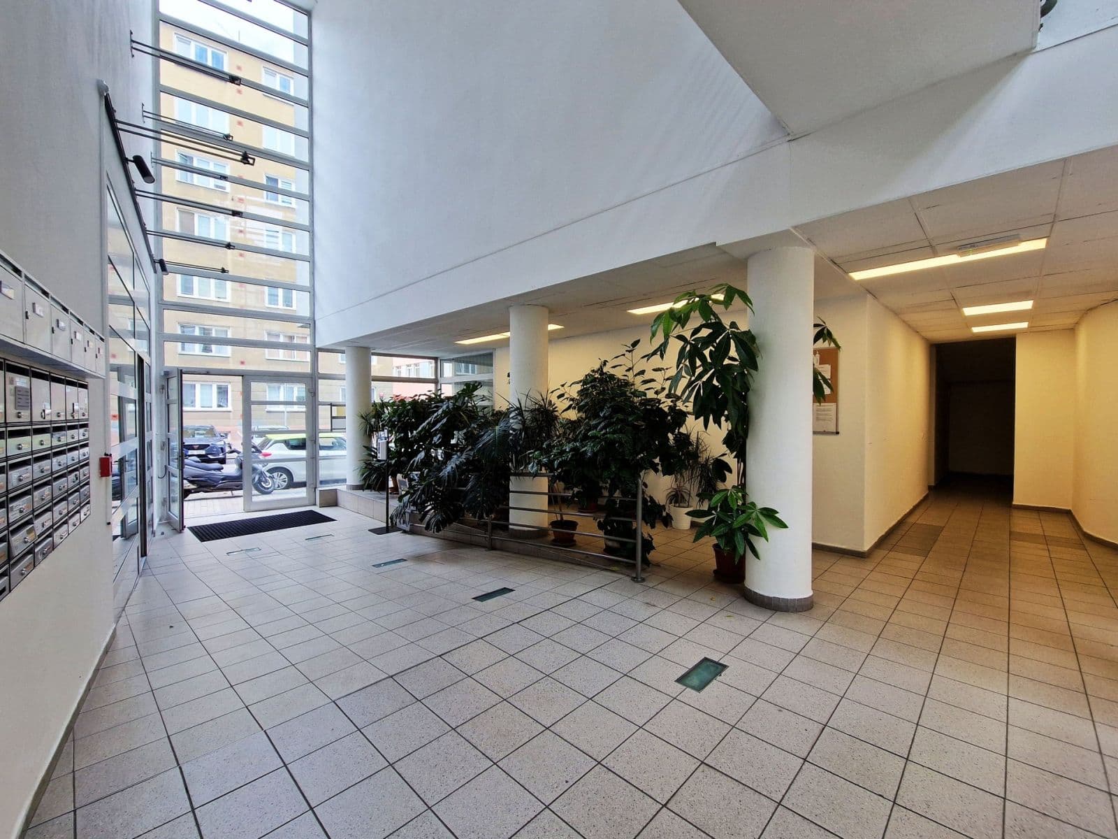 Prenájom bytu 3-izbový 79 m², Drahobejlova, Praha, Praha Prenájom bytu 3-izbový 79 m², Drahobejlova, Praha, Praha