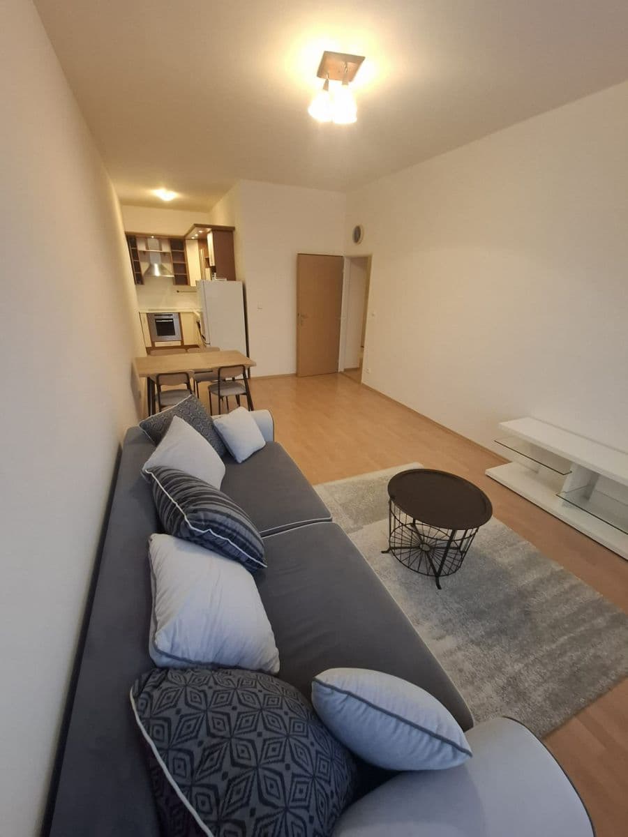 Prenájom bytu 2-izbový 49 m², Sokolovská, Čelákovice, Středočeský kraj Prenájom bytu 2-izbový 49 m², Sokolovská, Čelákovice, Středočeský kraj