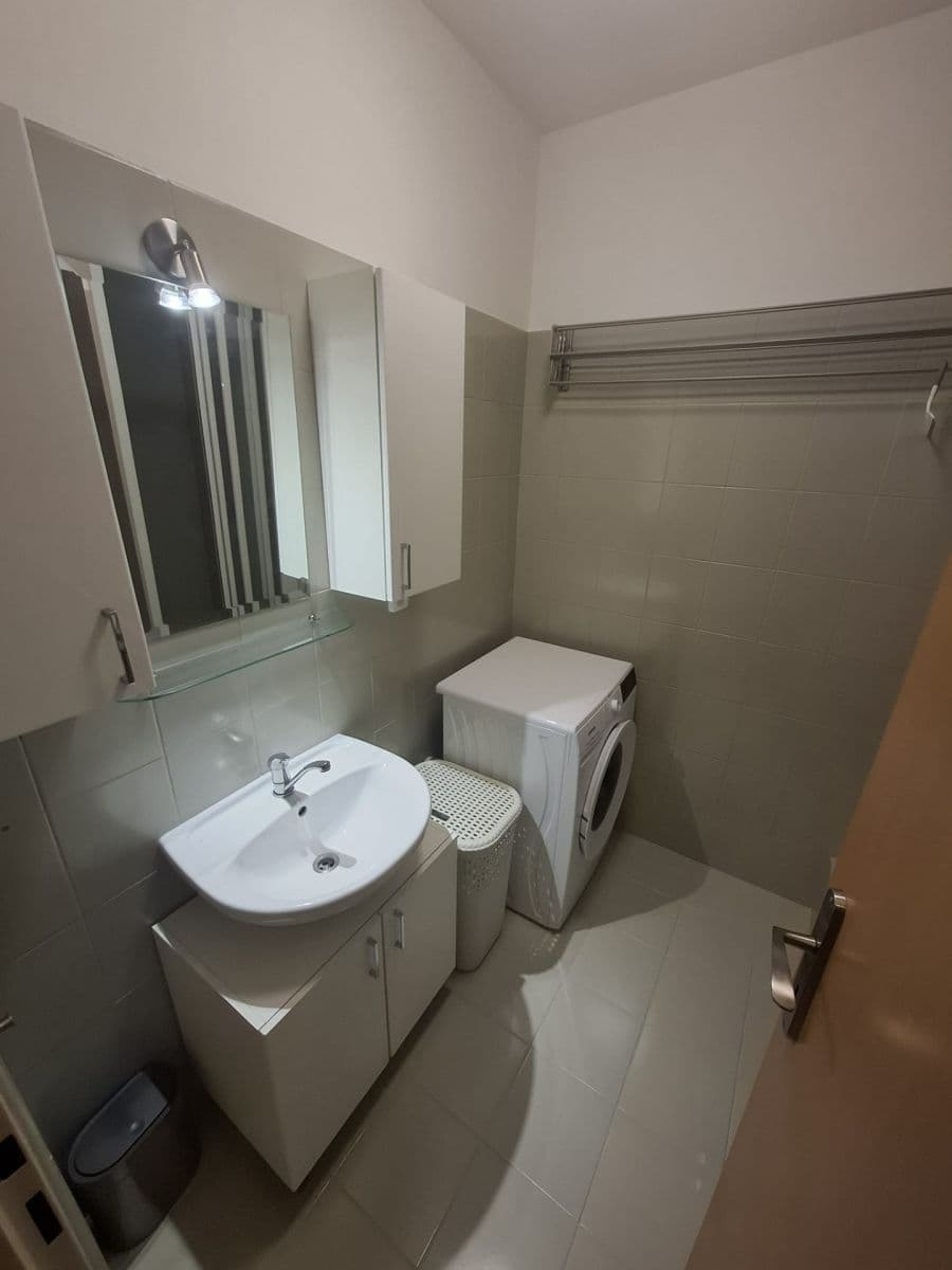 Prenájom bytu 2-izbový 49 m², Sokolovská, Čelákovice, Středočeský kraj Prenájom bytu 2-izbový 49 m², Sokolovská, Čelákovice, Středočeský kraj