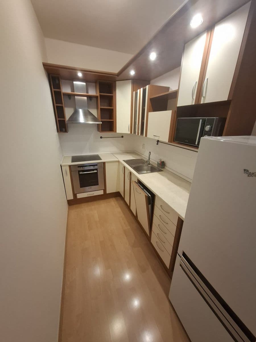 Prenájom bytu 2-izbový 49 m², Sokolovská, Čelákovice, Středočeský kraj Prenájom bytu 2-izbový 49 m², Sokolovská, Čelákovice, Středočeský kraj