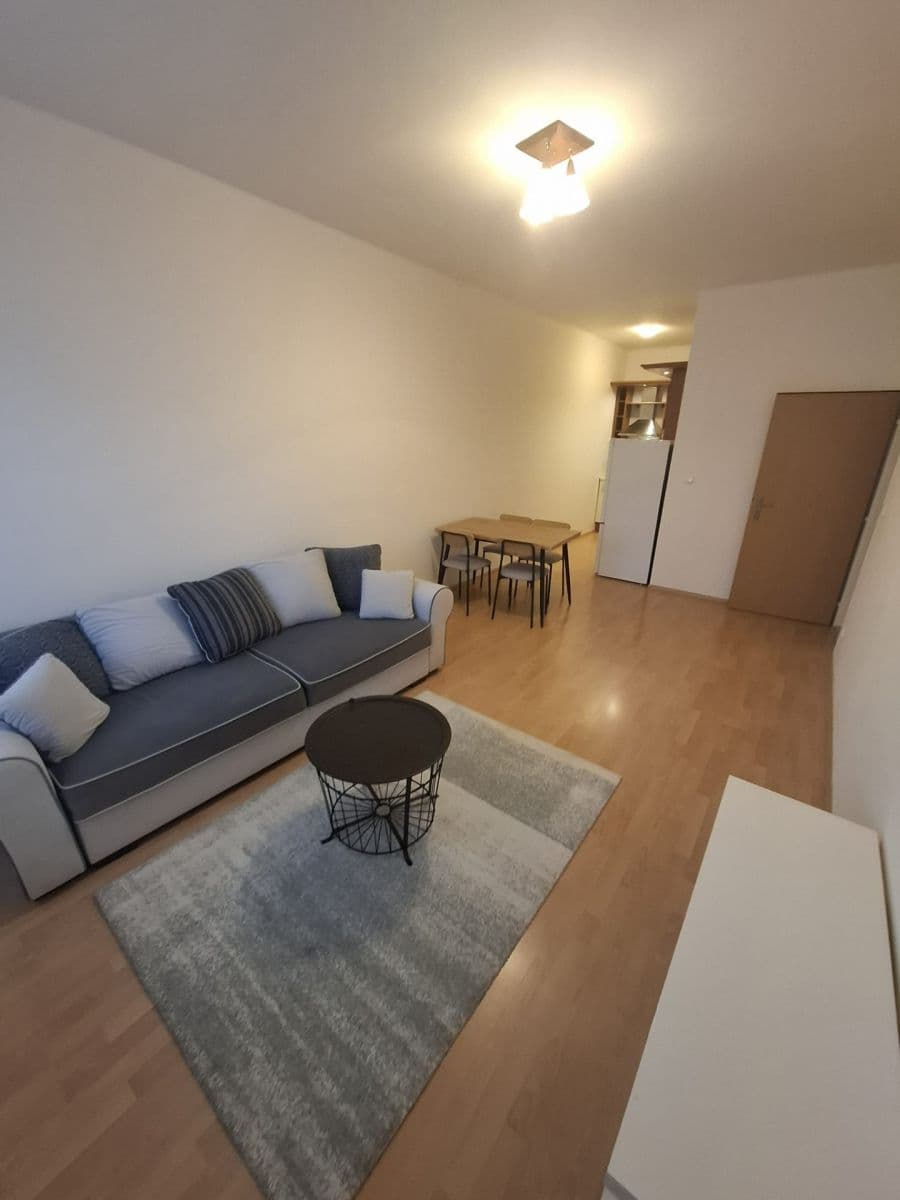 Prenájom bytu 2-izbový 49 m², Sokolovská, Čelákovice, Středočeský kraj Prenájom bytu 2-izbový 49 m², Sokolovská, Čelákovice, Středočeský kraj