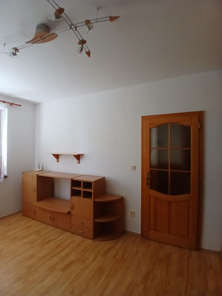 Prenájom bytu 1-izbový 32 m², Tůmy Přeloučského, Přelouč, Pardubický kraj Prenájom bytu 1-izbový 32 m², Tůmy Přeloučského, Přelouč, Pardubický kraj