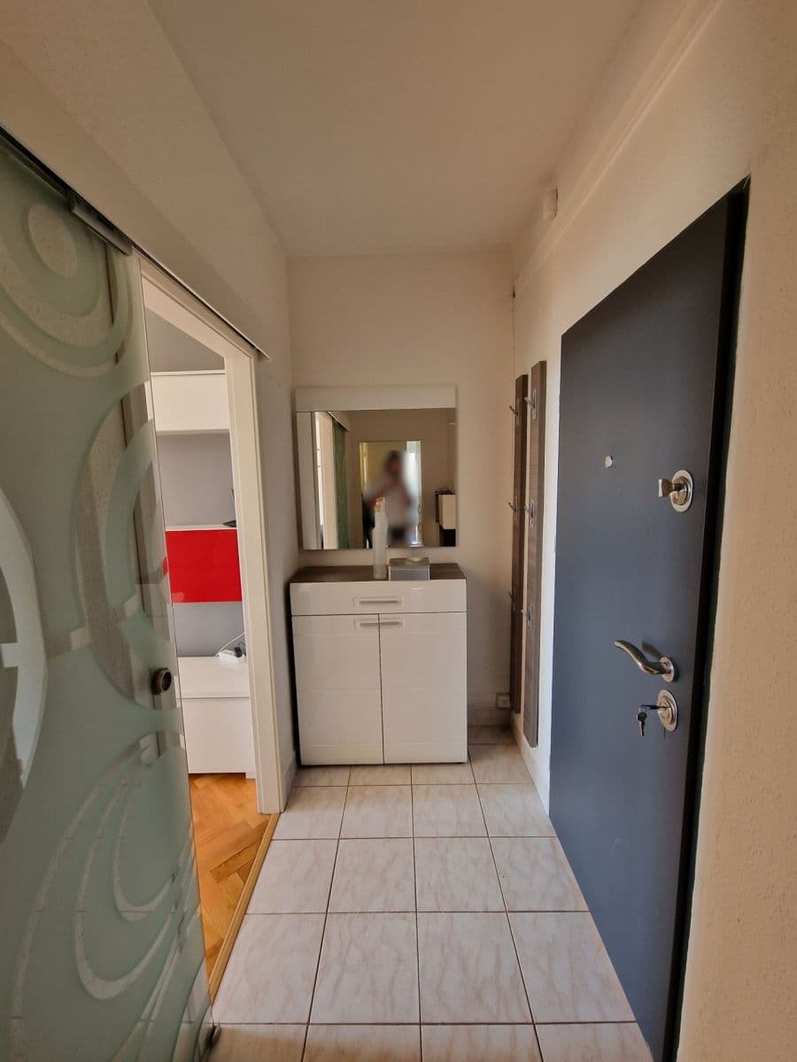 Prenájom bytu 3-izbový 74 m², Náves Svobody, Olomouc, Olomoucký kraj Prenájom bytu 3-izbový 74 m², Náves Svobody, Olomouc, Olomoucký kraj